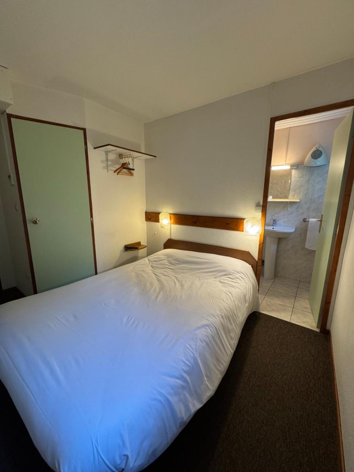 Symp'Hotel Nivolas-Vermelle Экстерьер фото