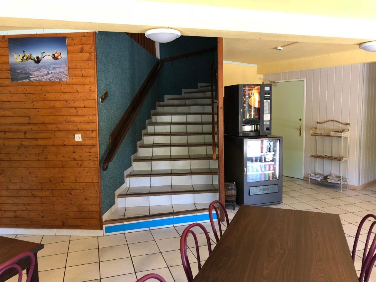 Symp'Hotel Nivolas-Vermelle Экстерьер фото